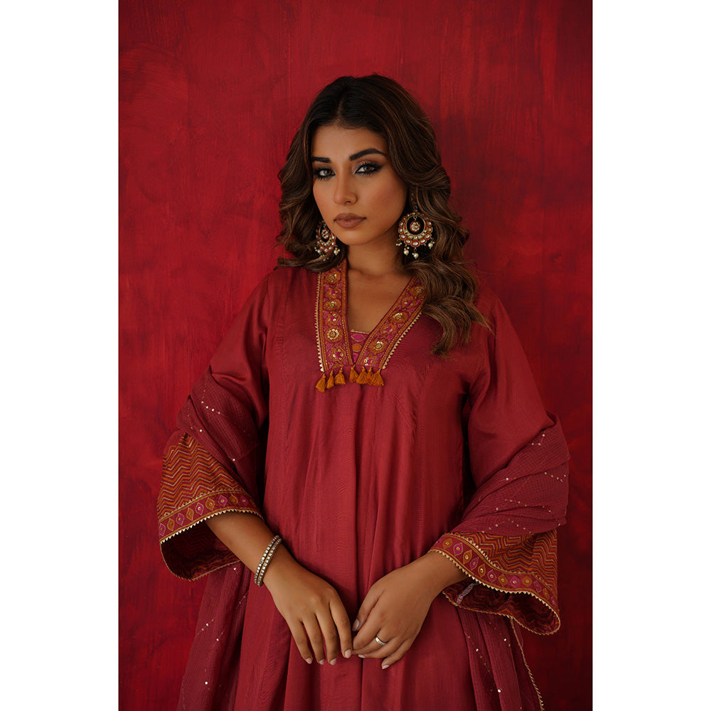 GANGA GRACE Women Art Silk Floral Maroon Kurta with Pant and Dupatta