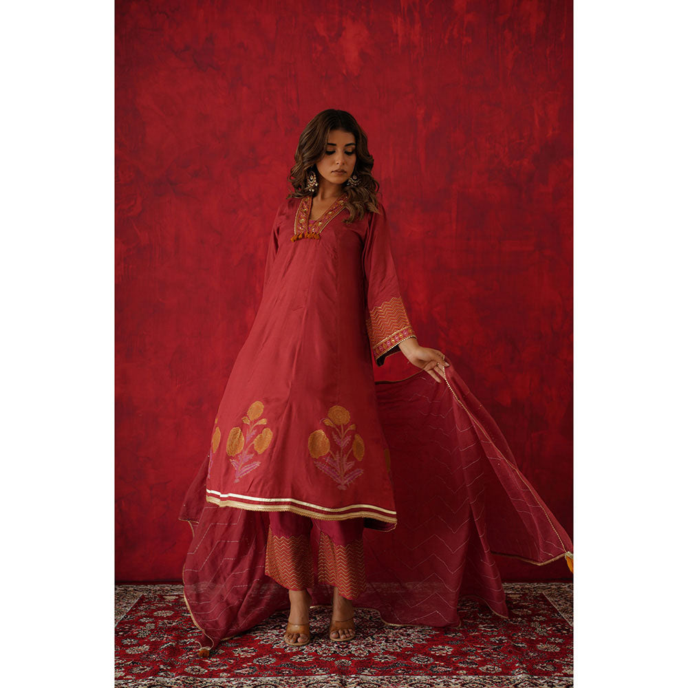 GANGA GRACE Women Art Silk Floral Maroon Kurta with Pant and Dupatta
