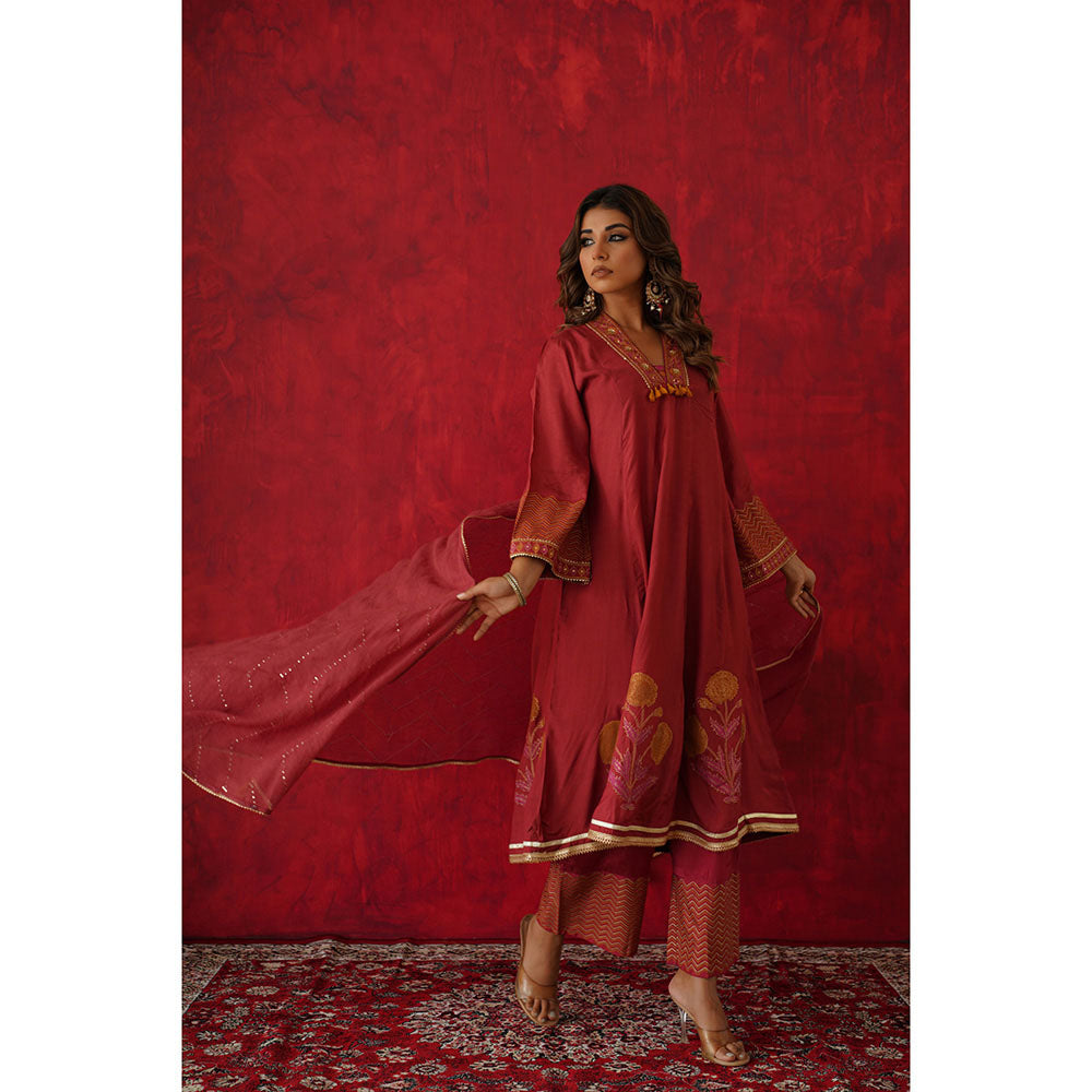 GANGA GRACE Women Art Silk Floral Maroon Kurta with Pant and Dupatta