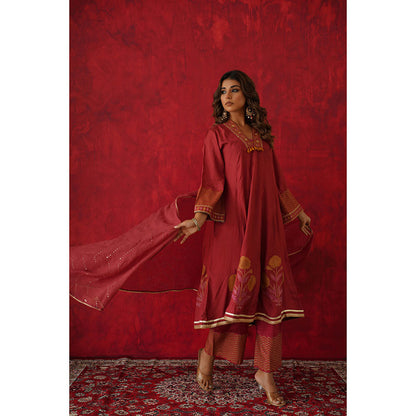 GANGA GRACE Women Art Silk Floral Maroon Kurta with Pant and Dupatta