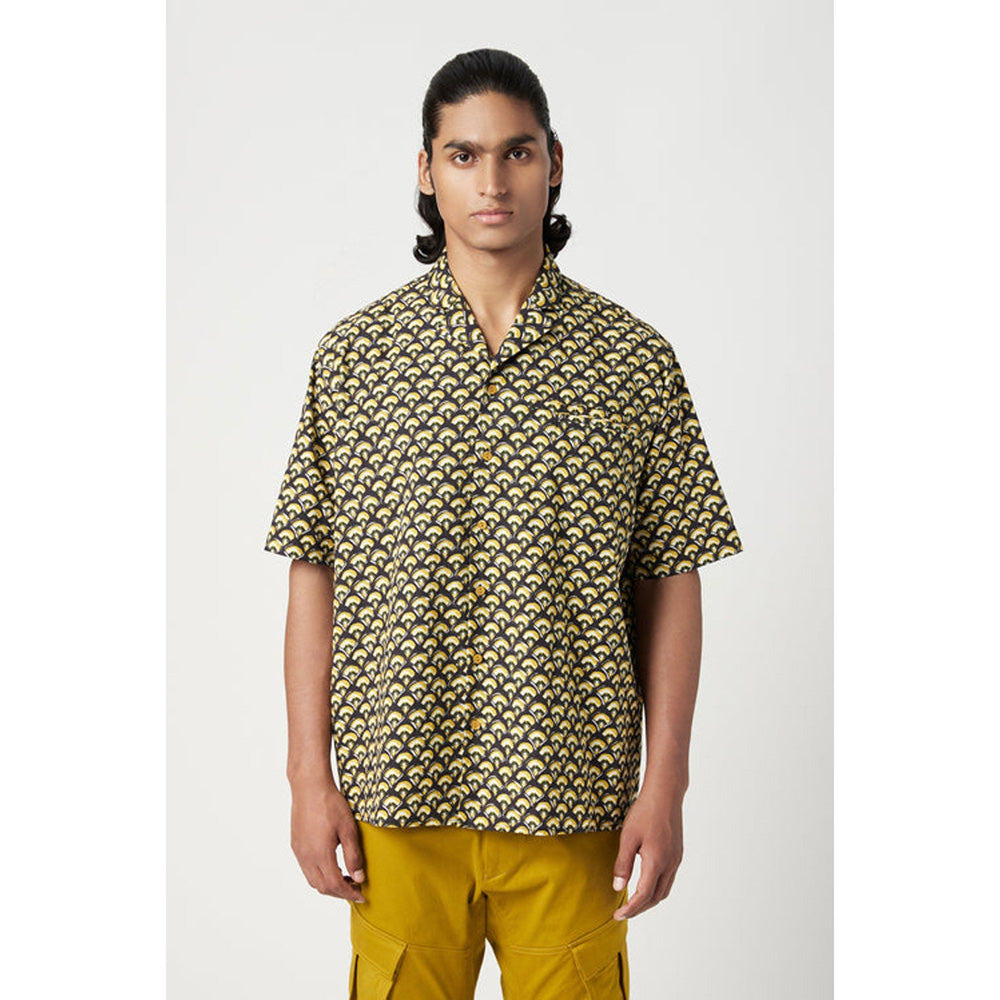 Genes Lecoanet Hemant Easy Fit Half Sleeve Shirt With Asymmetric Bone Pockets