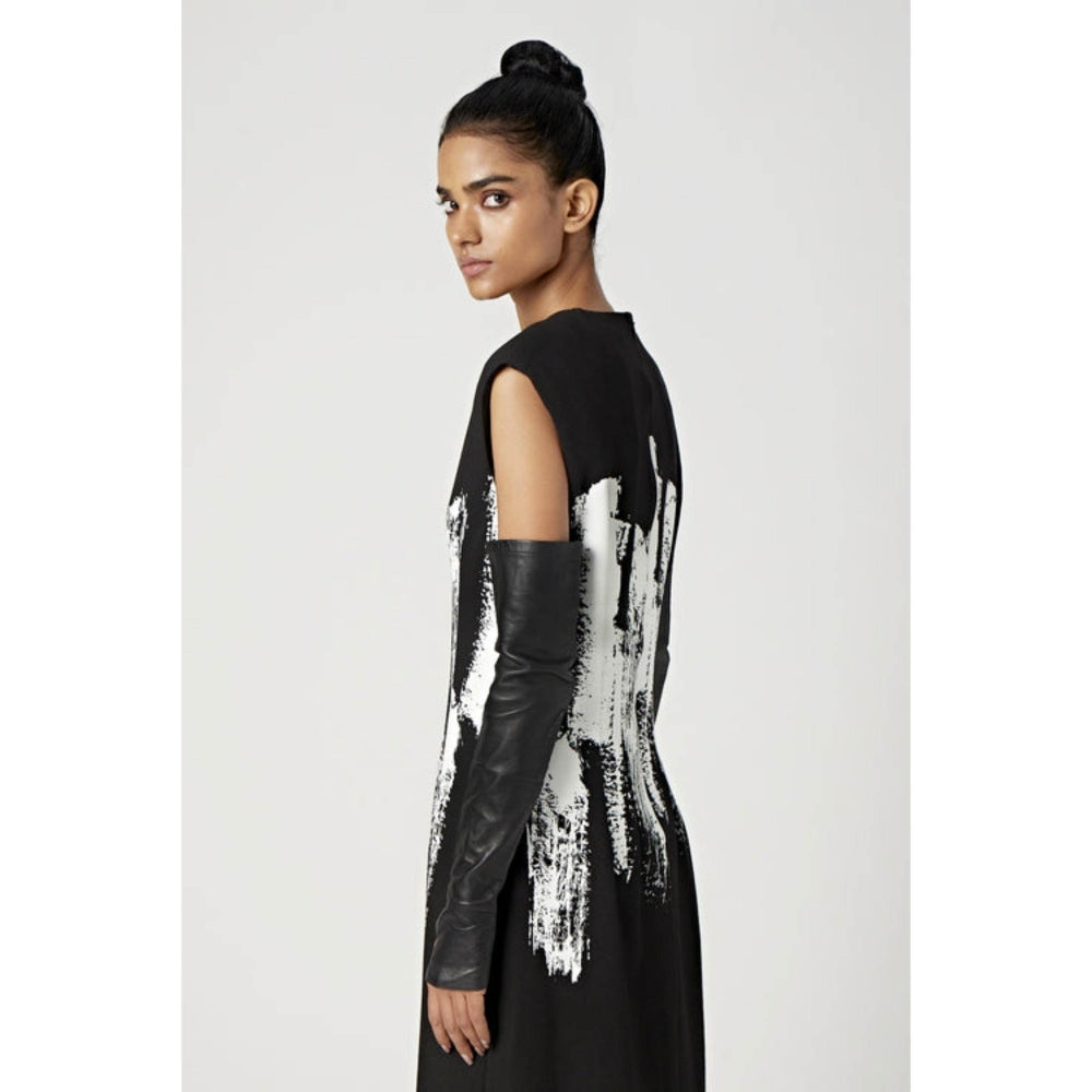 Genes Lecoanet Hemant Slim Fit V-Neck Sleeveless Dress With Artistic Print
