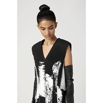 Genes Lecoanet Hemant Slim Fit V-Neck Sleeveless Dress With Artistic Print