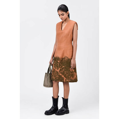 Genes Lecoanet Hemant Slim Fit V-Neck Sleeveless Dress With Canopy Print