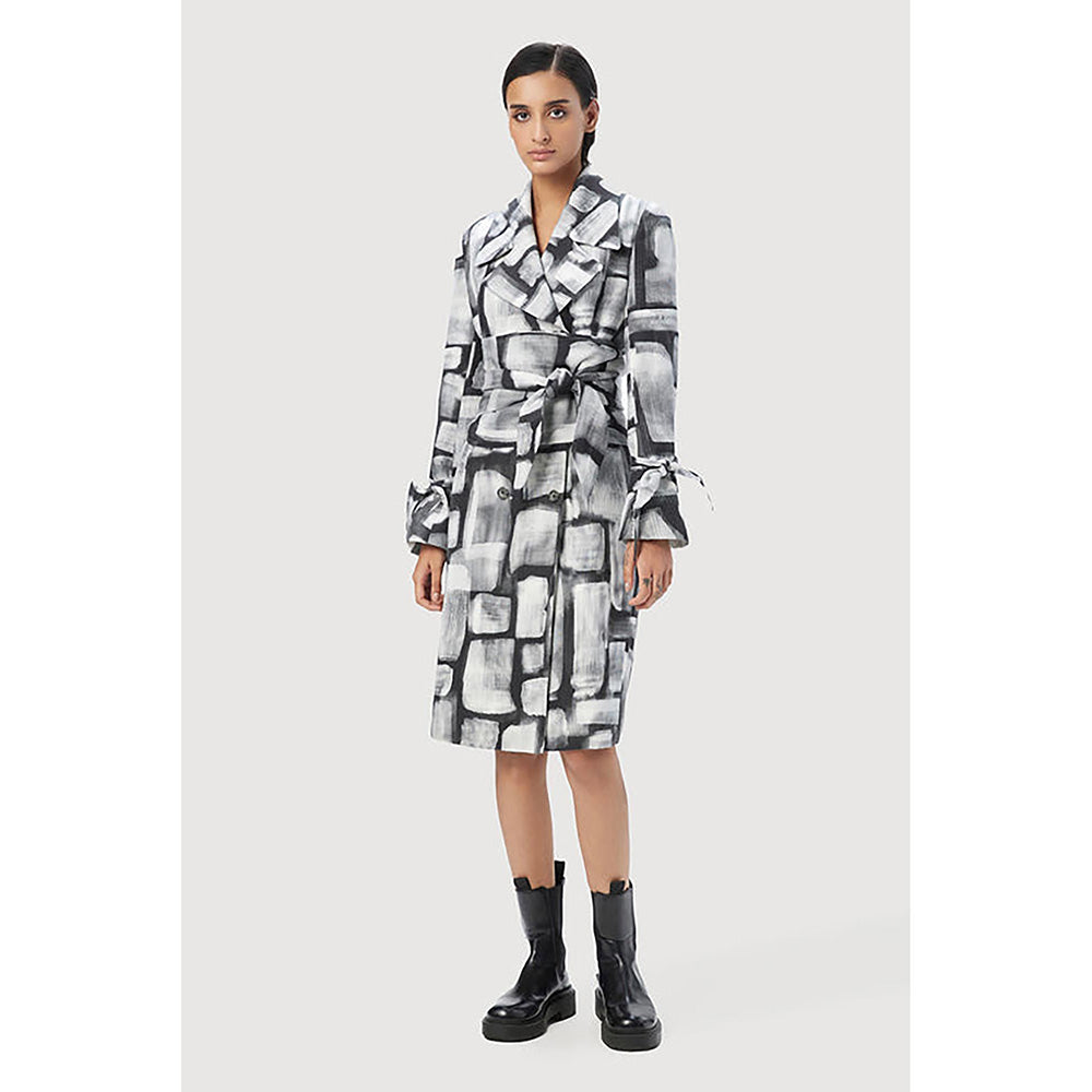 Genes Lecoanet Hemant Tailored Coat with Wide Waist and Sleeve Tie-Up Straps