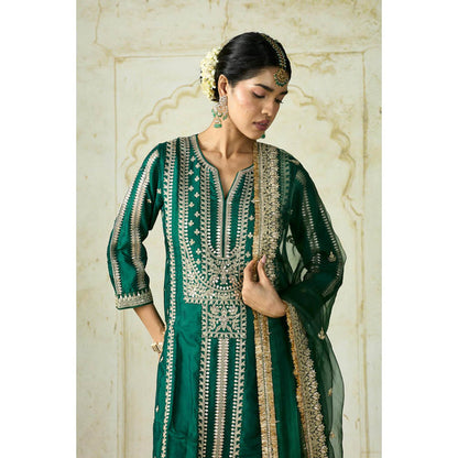 Gopi Vaid Lakshmi Kurta Set