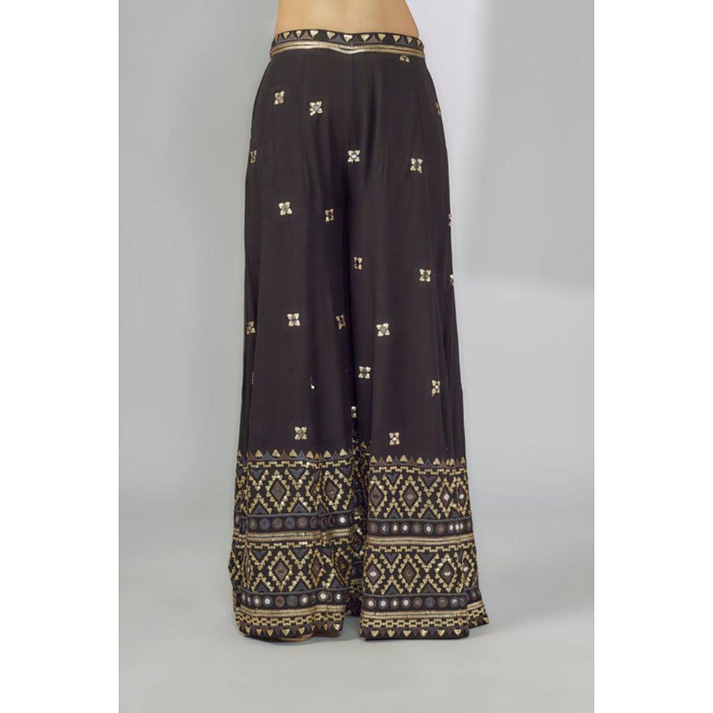 Gopi Vaid Ishana Sharara Set