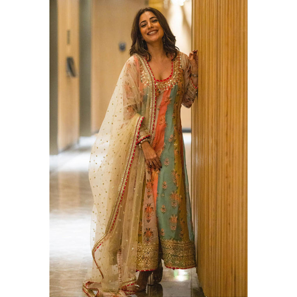 Gopi Vaid Nisha Aggarwal in Jaanki AG Set
