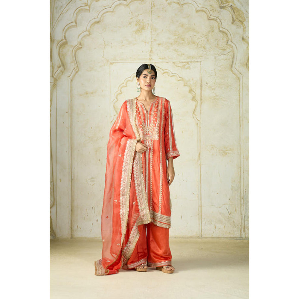 Gopi Vaid Lakshmi Kurta Set