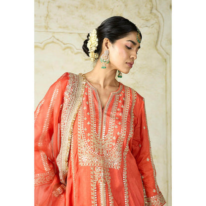 Gopi Vaid Lakshmi Kurta Set