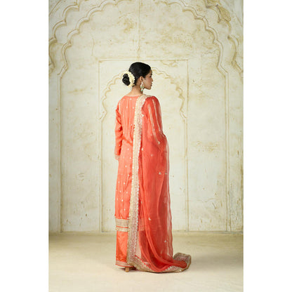 Gopi Vaid Lakshmi Kurta Set