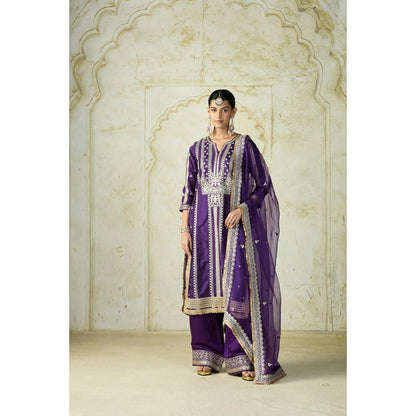 Gopi Vaid Lakshmi Kurta Set
