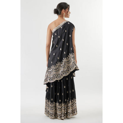 Gopi Vaid Akasa Sharara Set