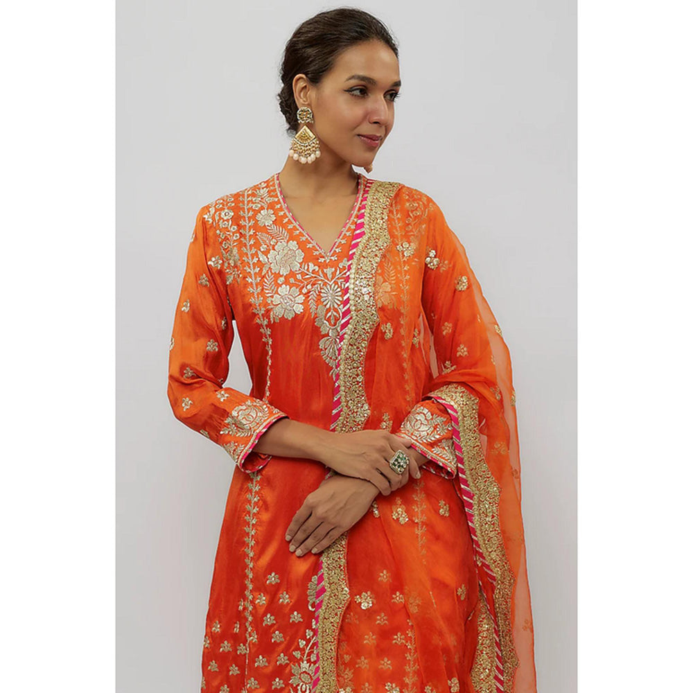Gopi Vaid Baani Sharara Set