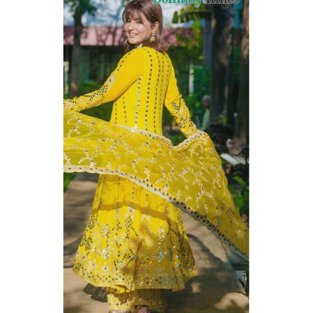 Gopi Vaid Hina Khan in Cheshtha Anarkali Set
