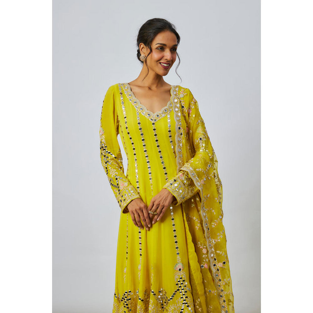 Gopi Vaid Hina Khan in Cheshtha Anarkali Set