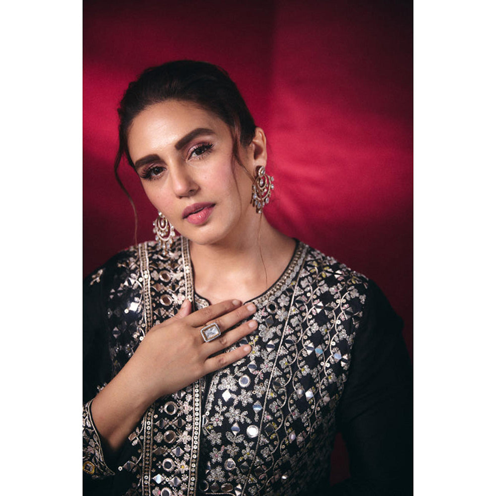 Gopi Vaid Huma Qureshi in Amiha AG Set