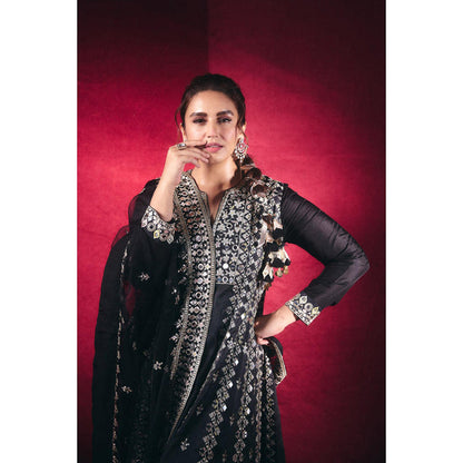 Gopi Vaid Huma Qureshi in Amiha AG Set