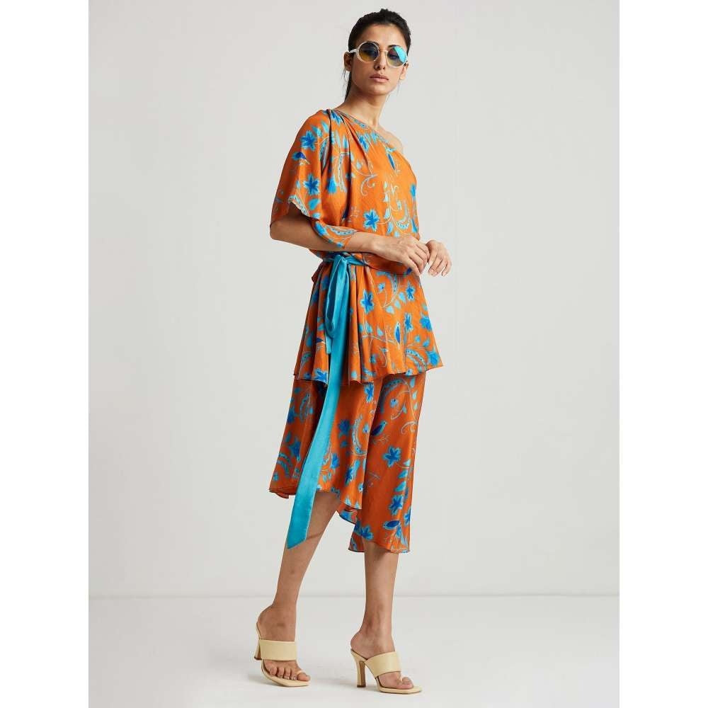 GUAPA Melo One Shoulder Midi Tiered Dress