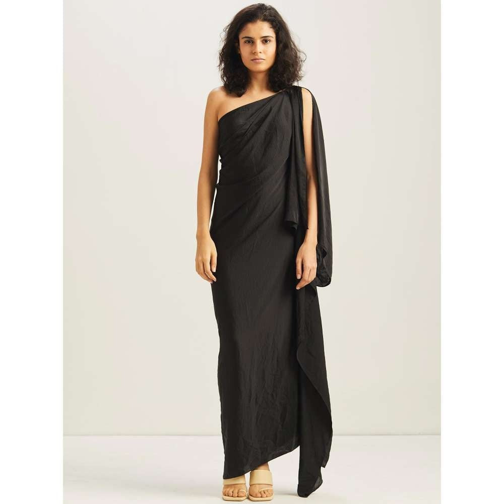 GUAPA Girlfriend Toga - Black