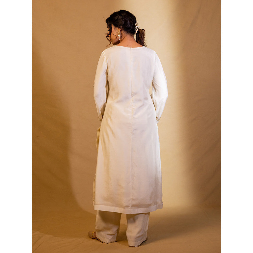 Harleen Kaur Off White Embroidered Pakistani Kurta with Pant and Dupatta (Set of 3)