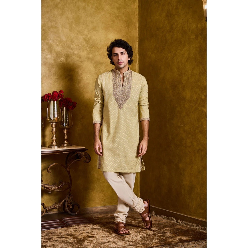 HISTORI Chanderi Men Green Embroidered Kurta with Churidar
