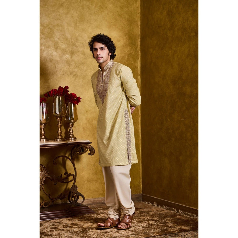 HISTORI Chanderi Men Green Embroidered Kurta with Churidar
