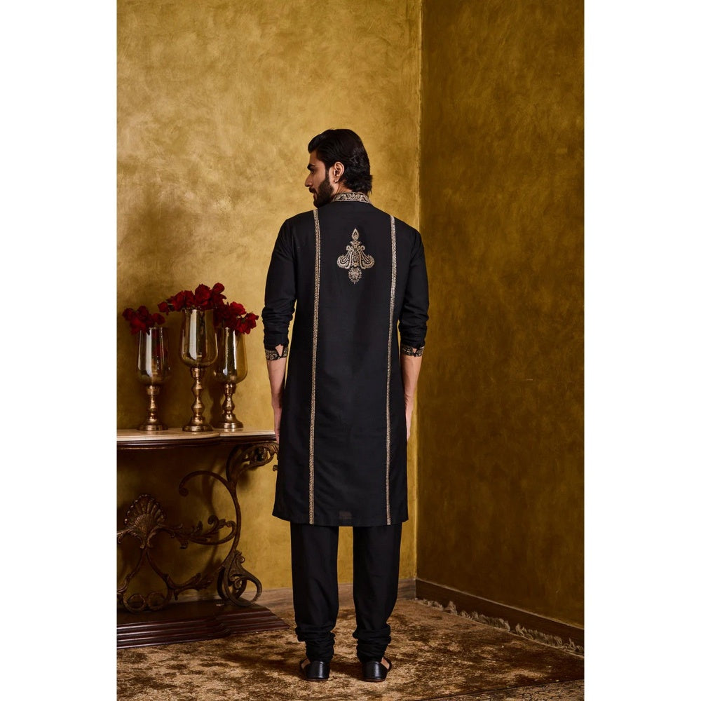 HISTORI Cotton Silk Men Black Embroidered Kurta with Churidar