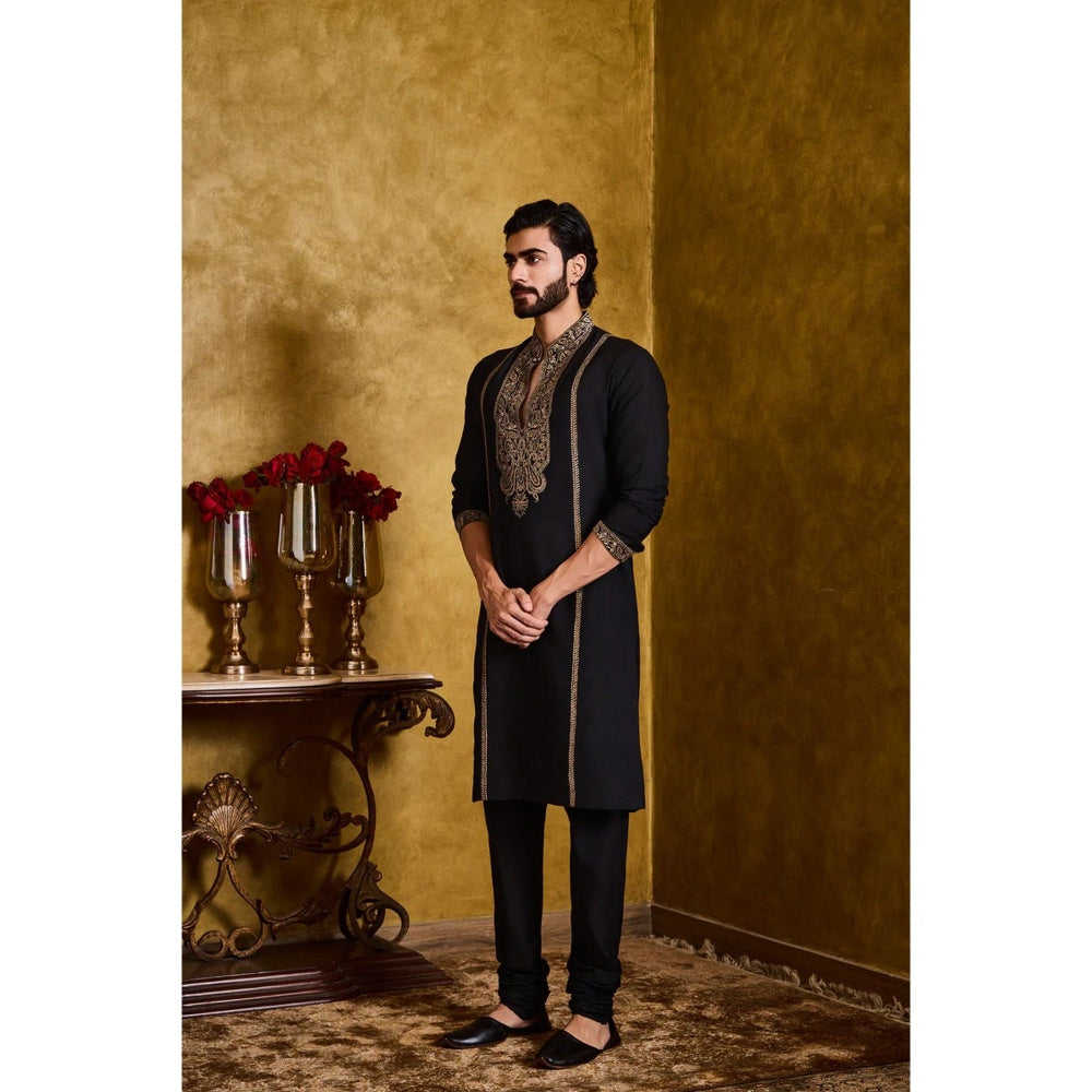 HISTORI Cotton Silk Men Black Embroidered Kurta with Churidar