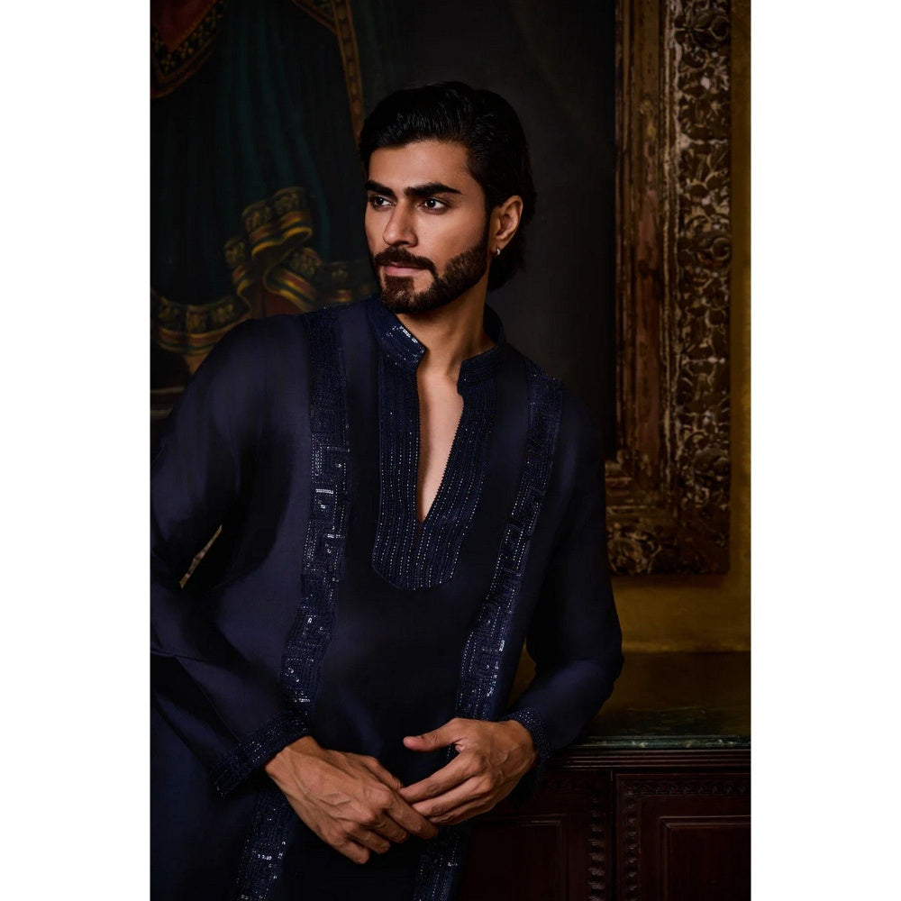HISTORI Chanderi Men Navy Blue Embroidered Kurta with Churidar