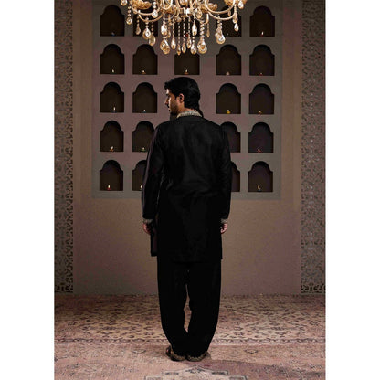 HISTORI Cotton Silk Men Black Embroidered Kurta with Dhoti