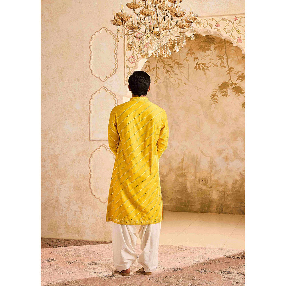 HISTORI Chanderi Men Yellow Embellished Kurta with Salwar