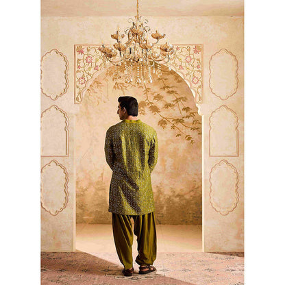 HISTORI Chanderi Men Green Embroidered Kurta with Salwar