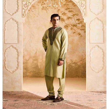HISTORI Chanderi Men Green Embroidered Kurta with Churidar