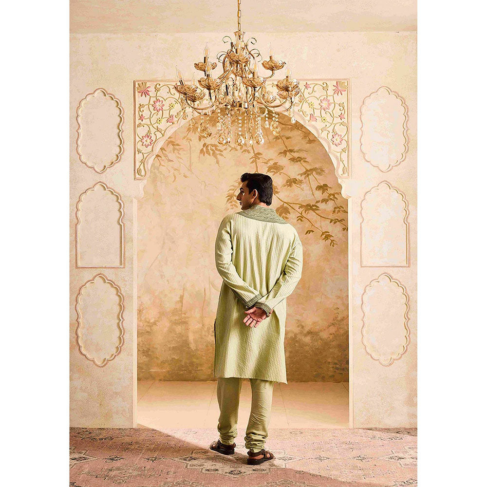 HISTORI Chanderi Men Green Embroidered Kurta with Churidar