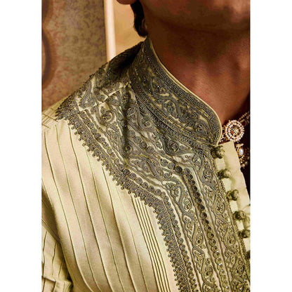 HISTORI Chanderi Men Green Embroidered Kurta with Churidar