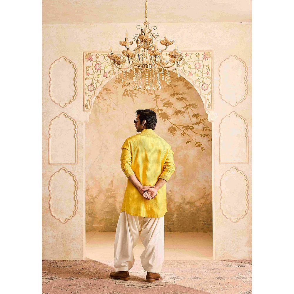 HISTORI Chanderi Men Yellow Embroidered Kurta with Salwar