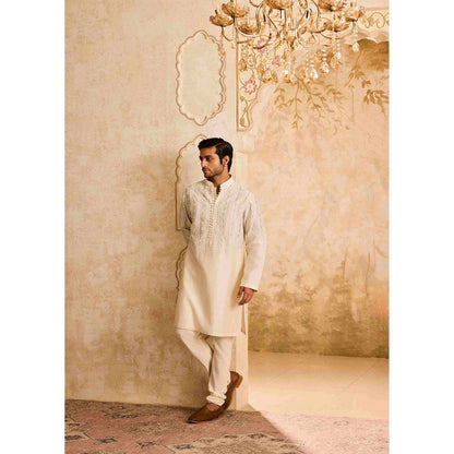 HISTORI Chanderi Men Ivory Embroidered Kurta with Churidar