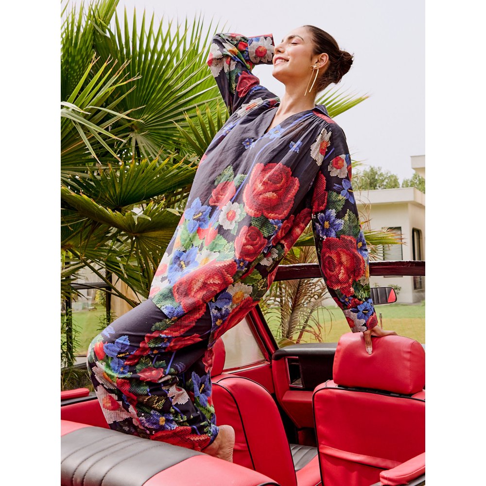 House of Fett Colmar Cross Stitch Cotton Co-Ord (Set of 2)