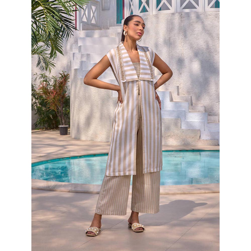 House of Fett Bahamas Shrug