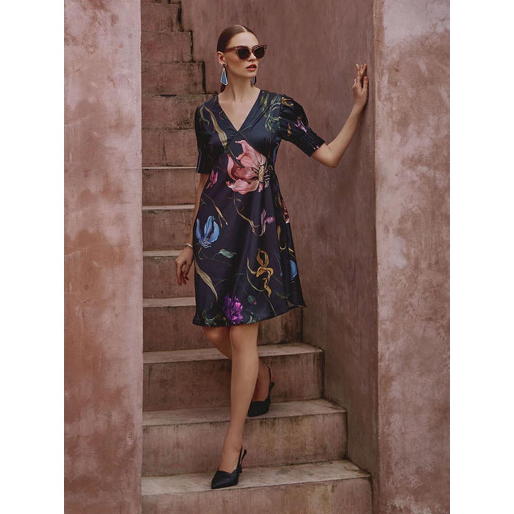 House of Fett Georgina Dress With Pleated Sleeve - Black