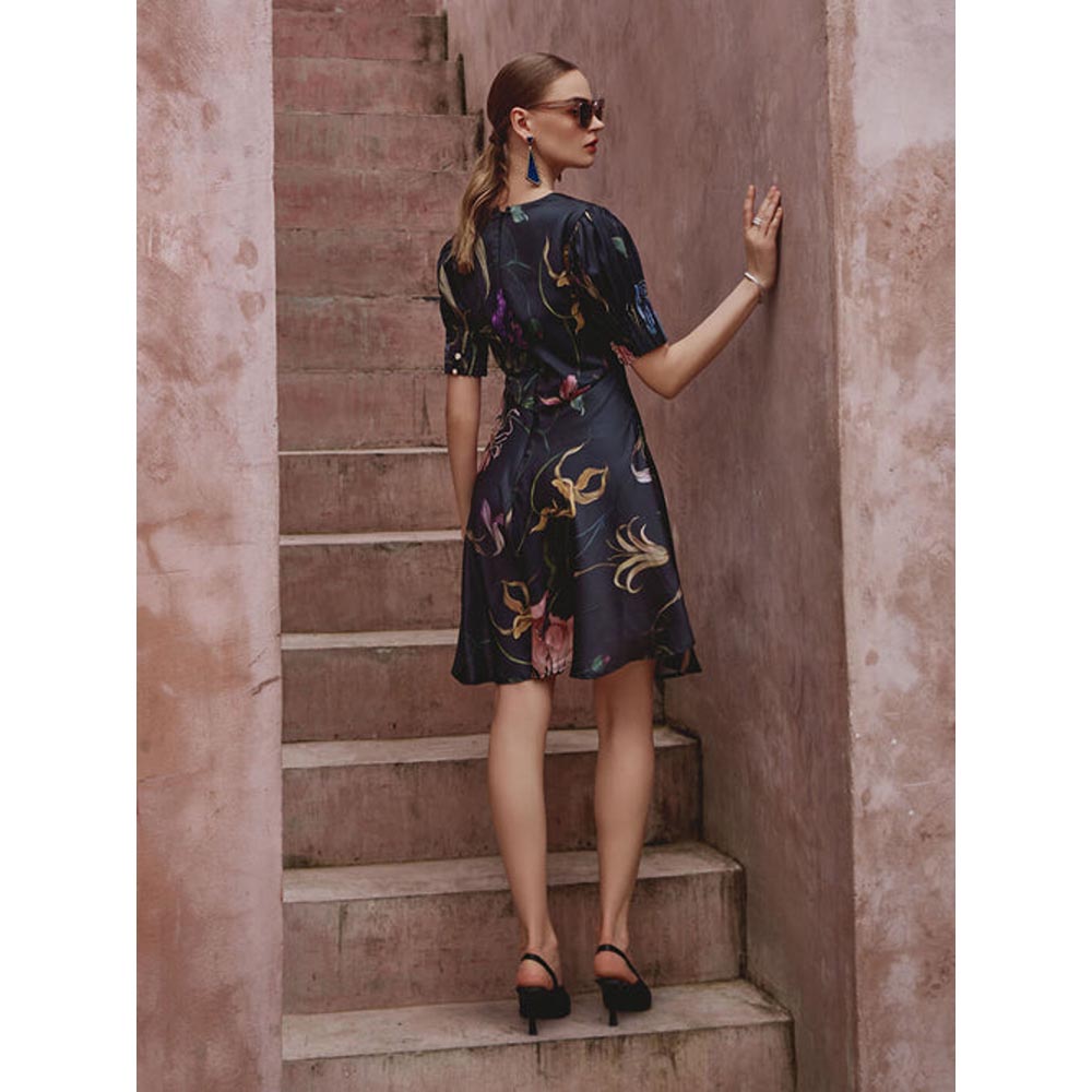 House of Fett Georgina Dress With Pleated Sleeve - Black
