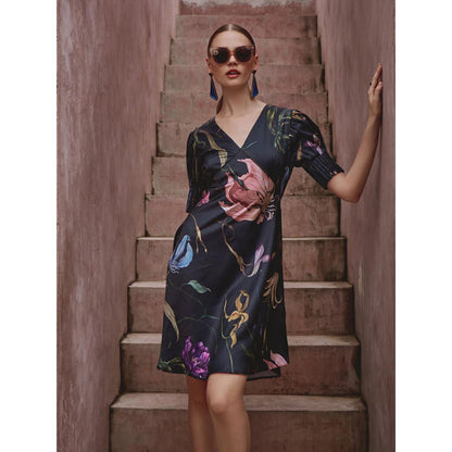 House of Fett Georgina Dress With Pleated Sleeve - Black