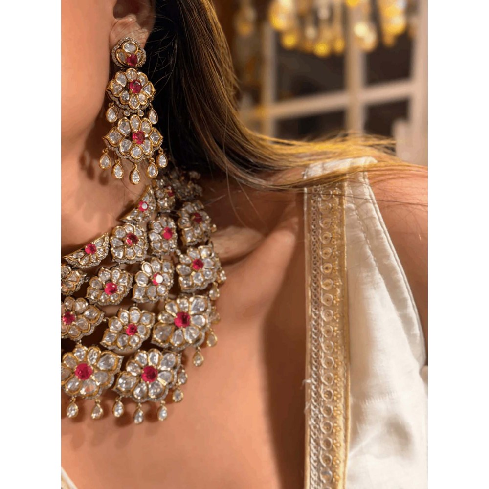 ILLUMINATE JEWELLERY Zaara Zewar Choker with Earrings