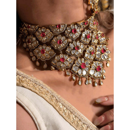 ILLUMINATE JEWELLERY Zaara Zewar Choker with Earrings