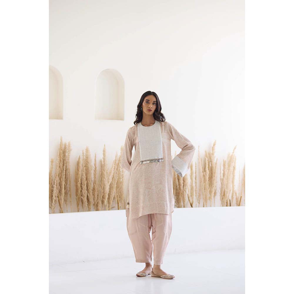 Inej Lakeer Beige Kashmiri Kurta with Pant (Set of 2)
