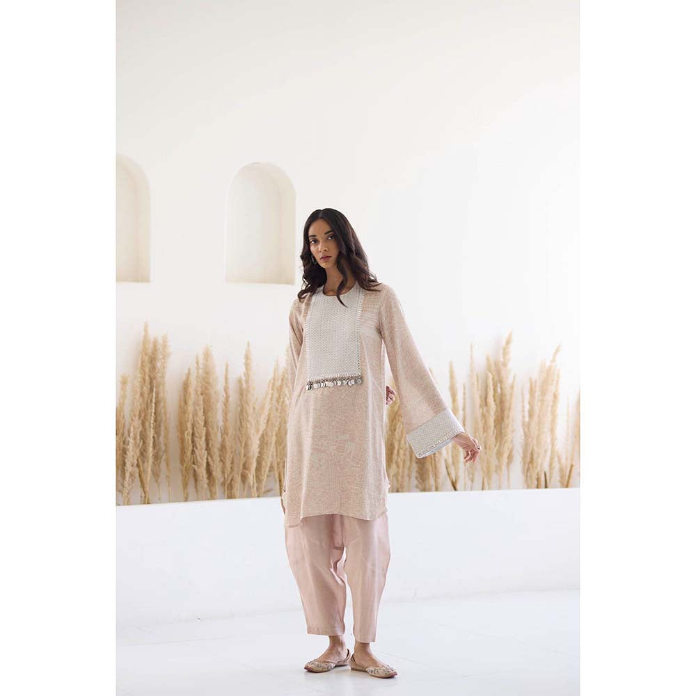 Inej Lakeer Beige Kashmiri Kurta with Pant (Set of 2)