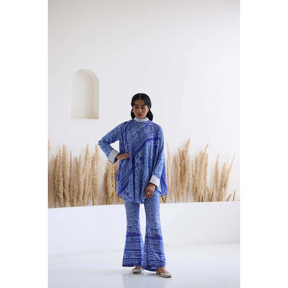 Inej Lakeer Blue Open Drape Cape Kurta with Pant (Set of 2)