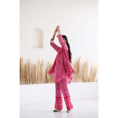 Inej Lakeer Pink Open Drape Cape Kurta with Pant (Set of 2)