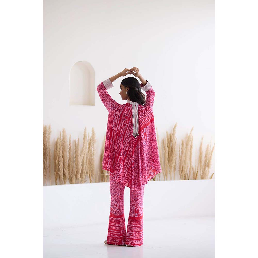 Inej Lakeer Pink Open Drape Cape Kurta with Pant (Set of 2)
